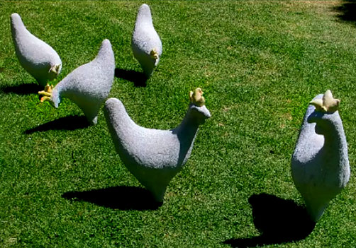 2015-The-Hillarys--Dora-Rognvaldsdottir chicken sculpture