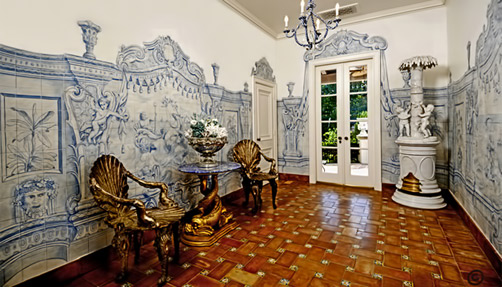 trompe-loeil-portuguese-tile-mural-