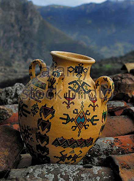 Algeria,-Kabylia,-Kabyle-pottery in mountains
