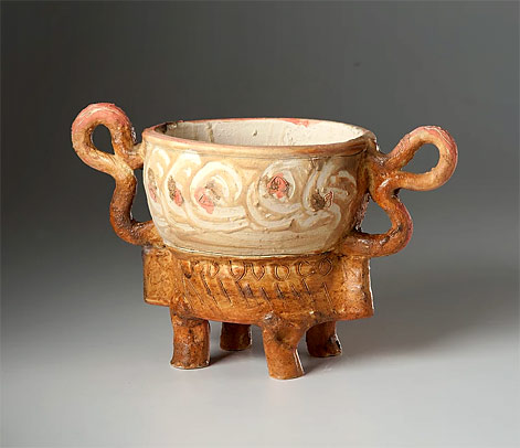 Alice-Federico-footed-vessel with large handles