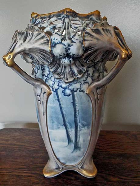 Amphora-Winter-Snow-Art-Nouveau-Vase-by-Ernst-Wahliss
