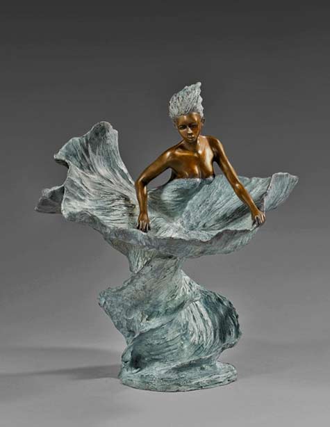 Annabelle---Nathalie-Seguin-ceramic sculpture bronze colour naked female figure