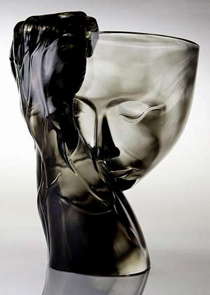 Art-Glass-by-Tittot - Glass hand holding a bowl