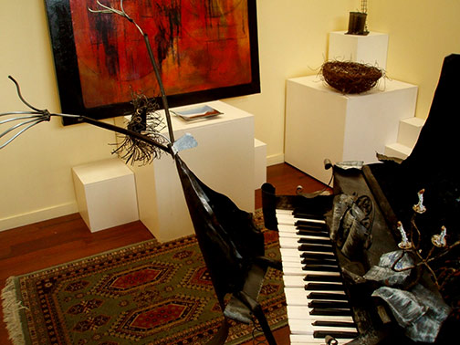 Grand-Piano-by--Derek-Watt sculpture, Kangaroo Valley arts
