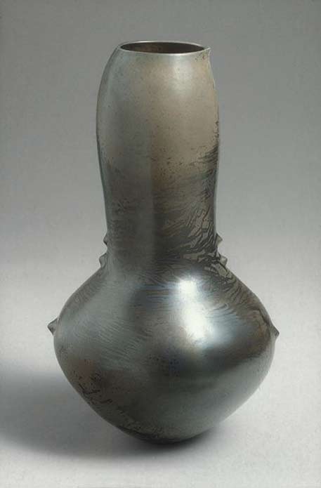 Ceramic-Vessel,-1997-Magdalene-Odundo-Kenya-Britain-Red-clay-met