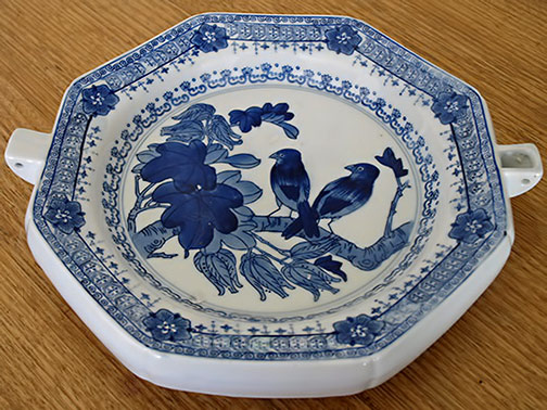 Chinese blue and white ceramic plate warmer