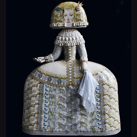 claire-partington-hoops-sculptures-portray-a-whimsical-concept-that-plays-with-perception