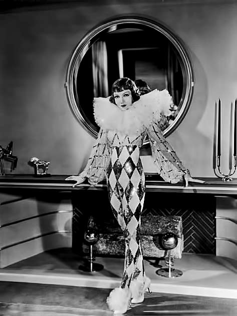 Claudette-Colbert in harlequin costume