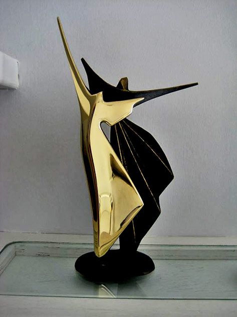 Dancers sculpture-by-Kostas-Dikefalos
