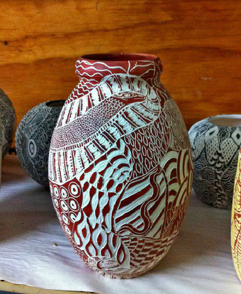 Derrick WanapiJar sgrafitto vase