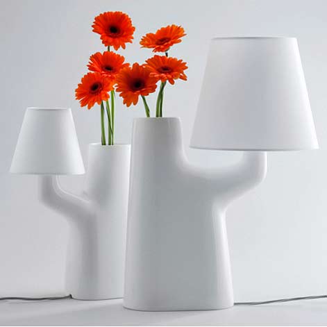 dezeen_touch-lamp-vase-by-roger-arquer-for-bosa-2