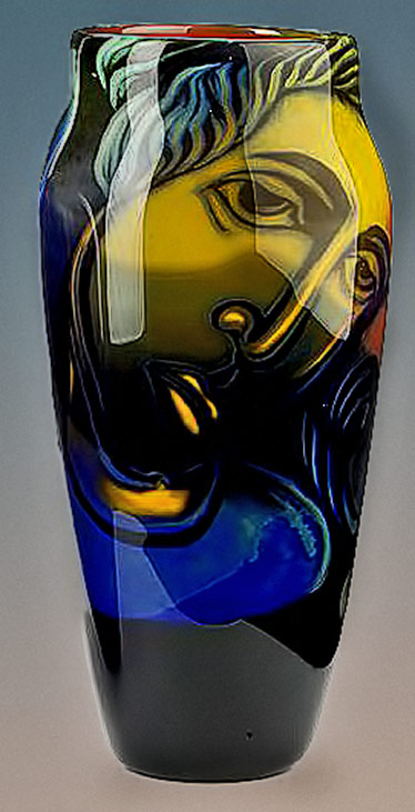 Eva-Englund---Graal-faces vase