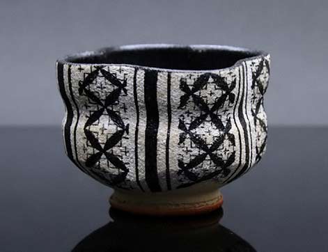 Fukuno Michita tea bowl -- black and white geometric pattern