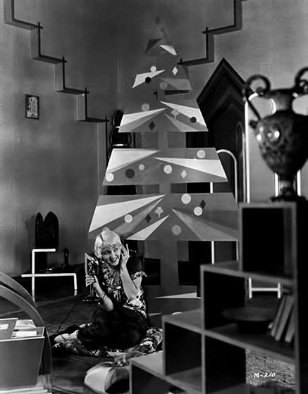 Grace-Bradley-chatting on the phone
