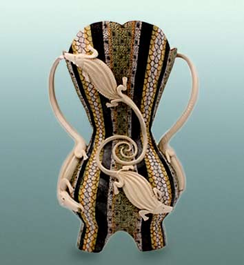 great-zambezi-masterpieces-ardmore-ceramic-art-zambezi-crocodile-queen-vessel-soldsculptors-sondelani-ntshalintshalipainters-zinhle-nene