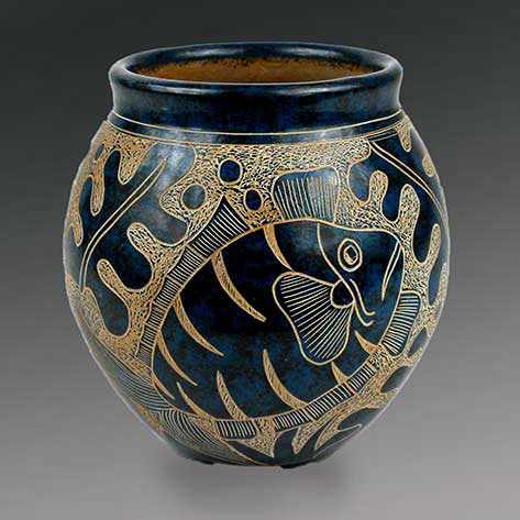 Handmade-Nicaragua Sgraffito fish motif pot Artisan San Juan de Oriente