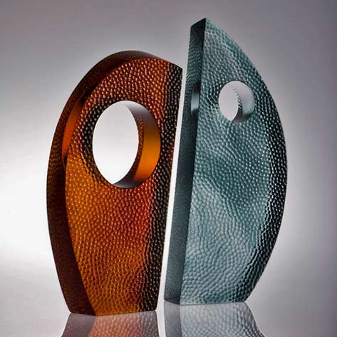 Harmony,-yin yang glass sculpture Di Tocker,-nz
