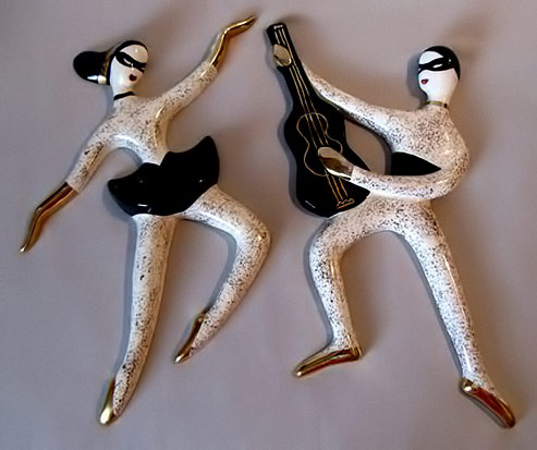 Hedi-schoop-wall-plaque dancers