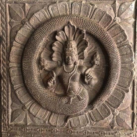 Imdian-8th-century-Nagaraja-carving