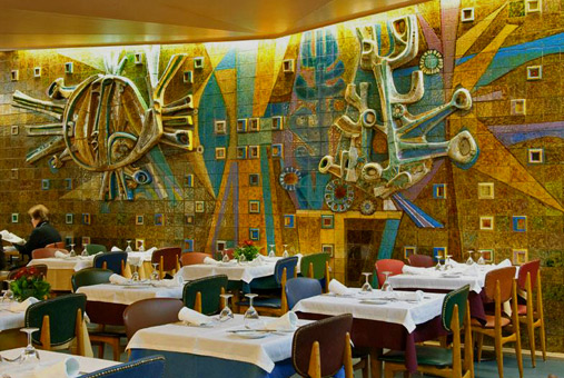 Interior-da-Mexicana-Painel-de-Querubim-Lapa-Acervo-do-DMC.ceramic-panel-Sol-Mexicano-by-Querubim-Lapa