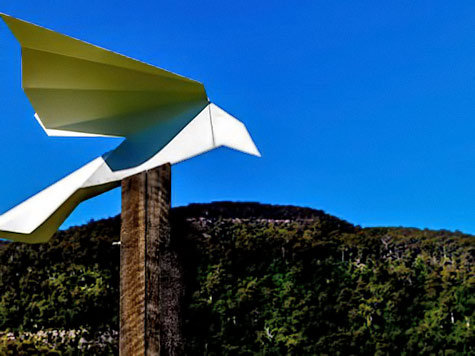 Bird sculpture - photo J Griffiths