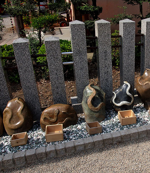 Jamon_Stone_of_Kanahebi-Suijinja_shrine
