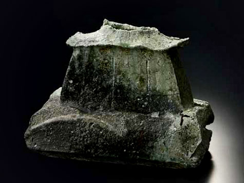 Katsunori-Sawa-pottery-vessel