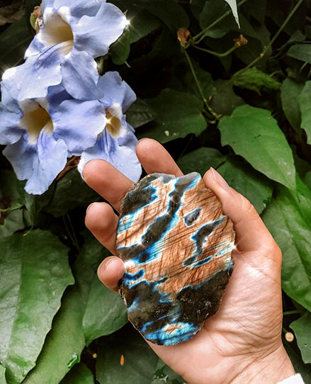Labradorite!⁠ crystal