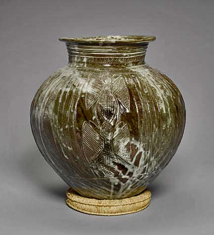 Ladi-Kwali-a-large-Water-Pot,-circa-1960-Height-40.6cm-(16in