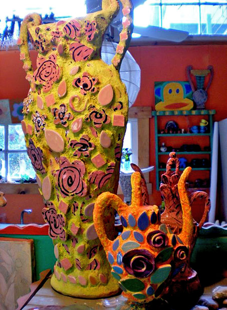 Linda-Hoffhines-vase-and-teapot-yellow and orange