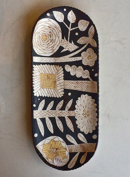 Makoto Kagoshima botanical decorated platter