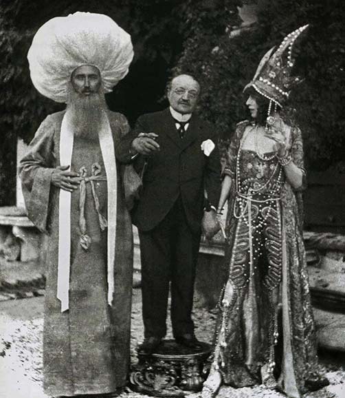 Paul-Cèsar Helleu, Giovanni Boldini and Luisa Casati wearing an Indo-Persian costume
