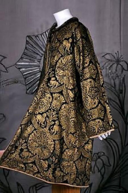 Long velvet coat by Fortuny