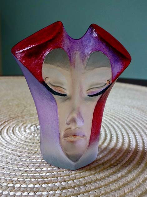 Mats Jonasson Swedish art glass sculpture - mascot Morganna