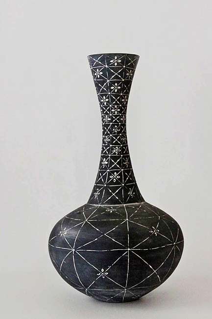 michelle-legg-black and white long neck vase