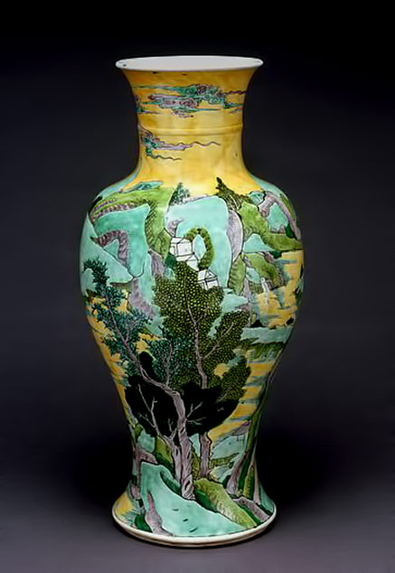 Musée-Guimet,-France--Kangxi-vase landscape mountains