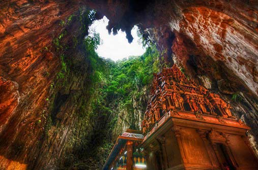 mysterious-temple-deep-in-the-caves-of-borneo-indonesia