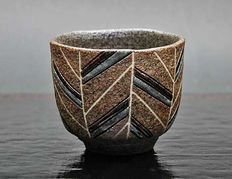 Nishida-Shinya-incised-tea-bowl geometric patterns