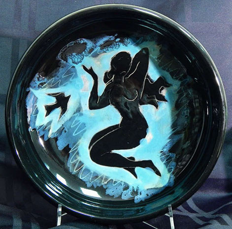 Nude-and-Dove'-Serving-Bowl-from-Vallauris,-1940s