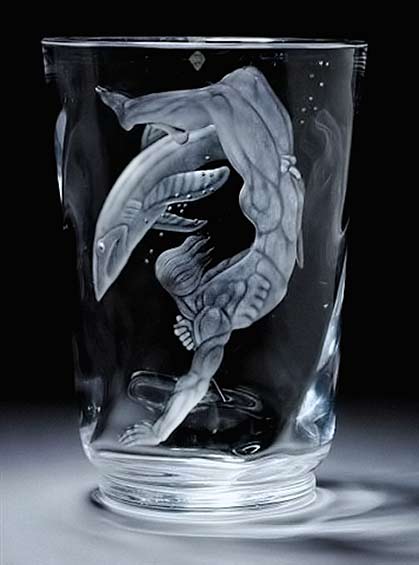 orrefors-vicke-lindstrand-peasrl diver engraved vase