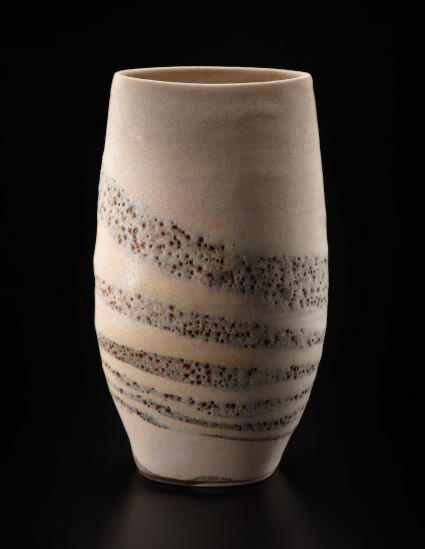 Oval-vase-with-spiral,-ca