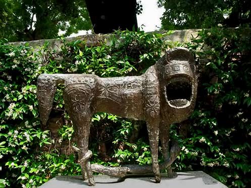 Peggy-Guggenheim-Collection-in-Venice.-Sculpture-by-Mirko-(1910-1969)