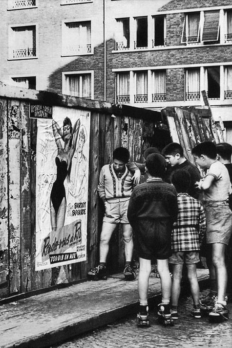 Paris street photography-by-René-Maltête