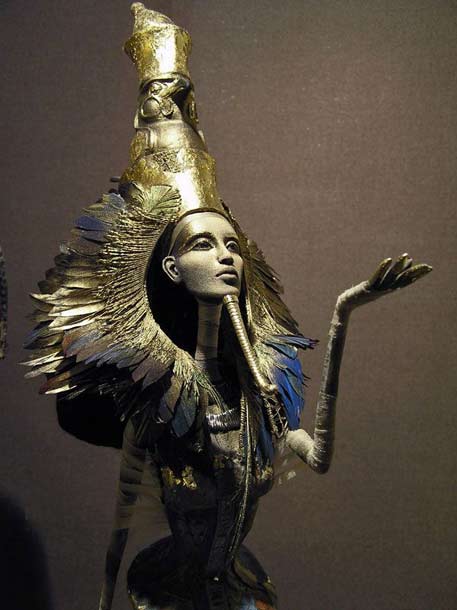 Popovy-Sisters nephritis figure sculpture