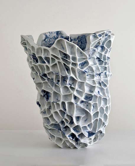 porcelain-vase-by-babs-haenen