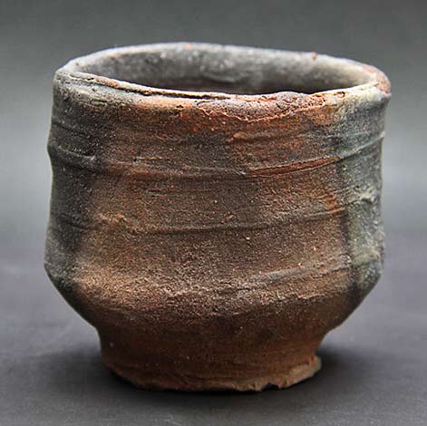 Reiji Omori footed tea cup