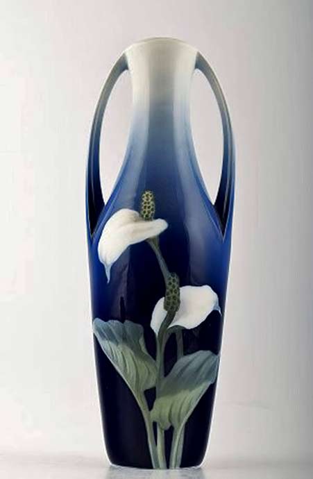 Royal-Copenhagen-Art-Nouveau-Vase,-Decorated-with-lily Flower