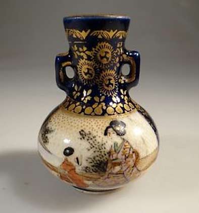 SATSUMA-MINI-GEISHA-VASE with twin handles