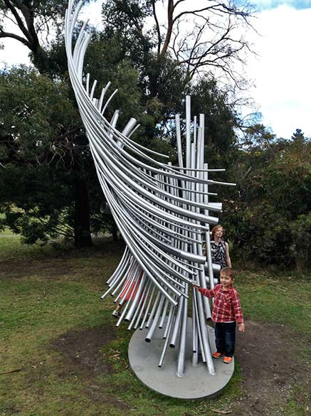 sculpture-gardens-the-wind-makes-this-play-melodious-music