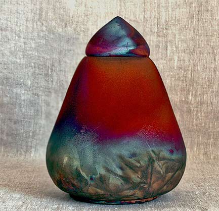 Shamai Sam Gibsh -- Smoke-fired vessel with lid